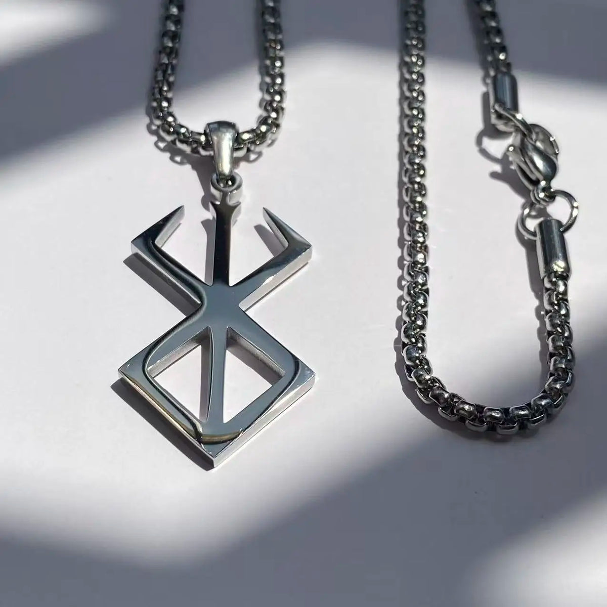 Guts Pendant Chain